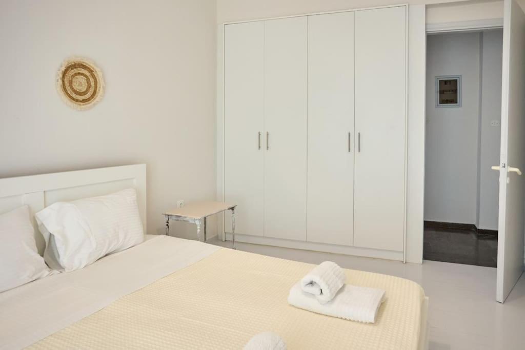 Panoramic White Blue Apartment Chios Town Exterior photo